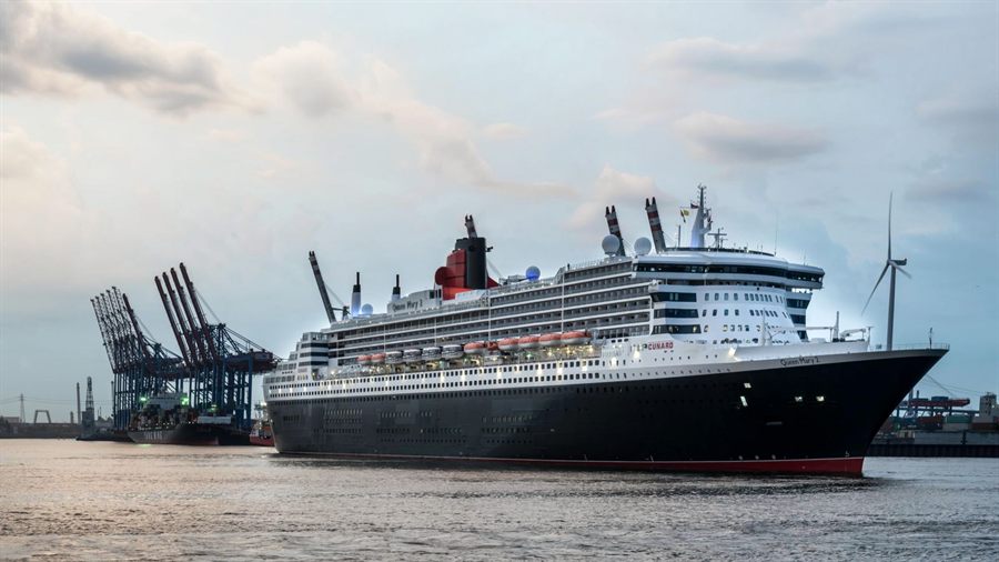 Cunard&rsquo;s Queen Mary 2, today&rsquo;s ocean liner, in Hamburg harbor at sunrise